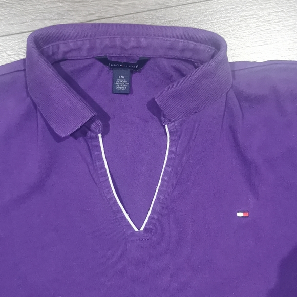 2/$30 Tommy top - Picture 2 of 4